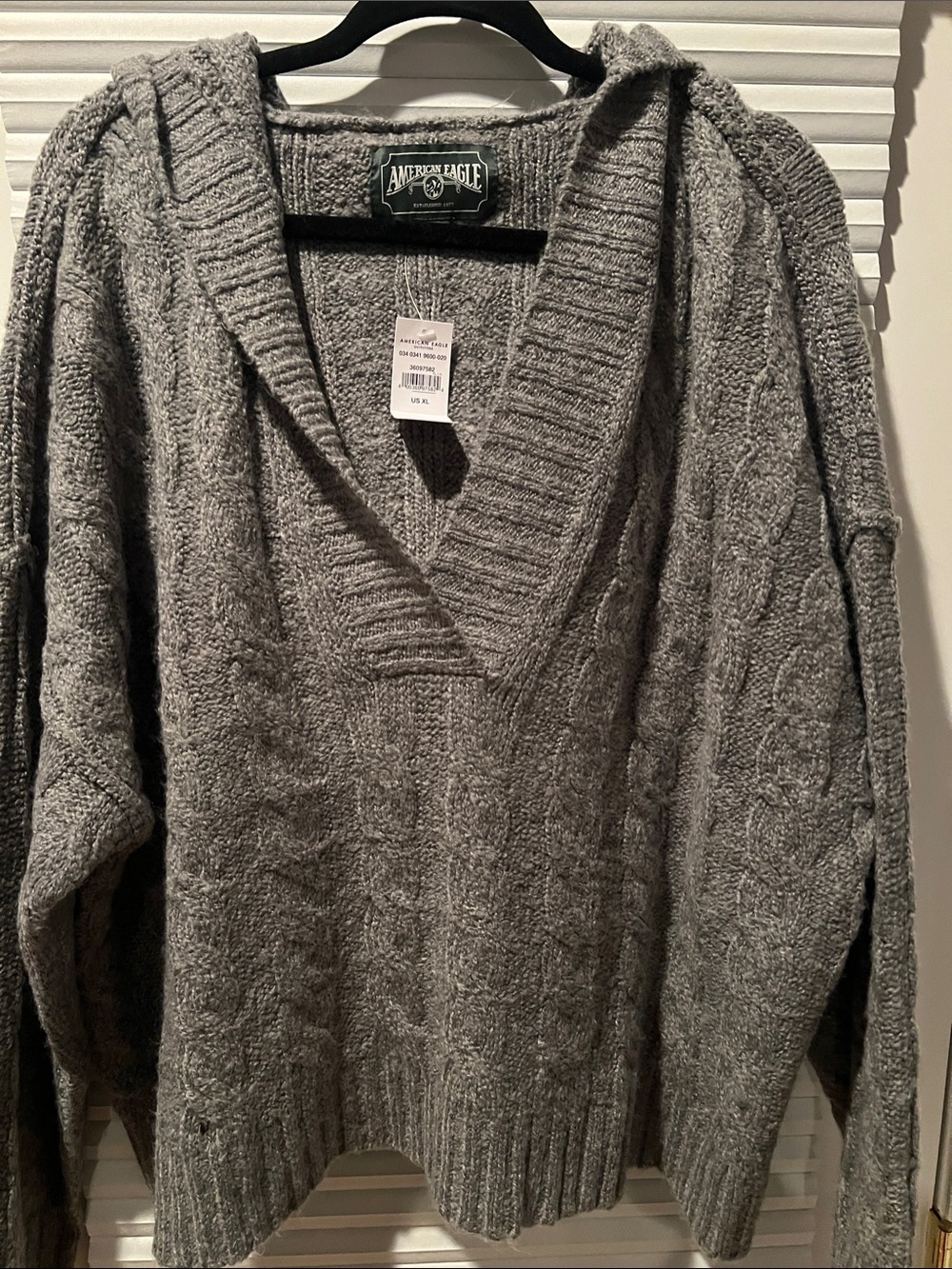 American Eagle Outfitters Gray Cable V-Neck Hooded Sweater